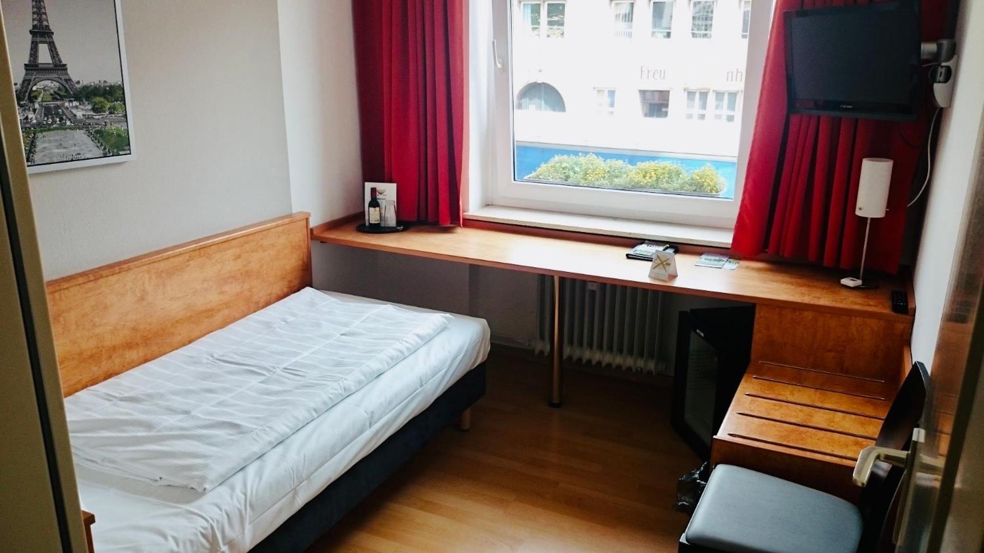 Hotel Novostar Cassel Extérieur photo