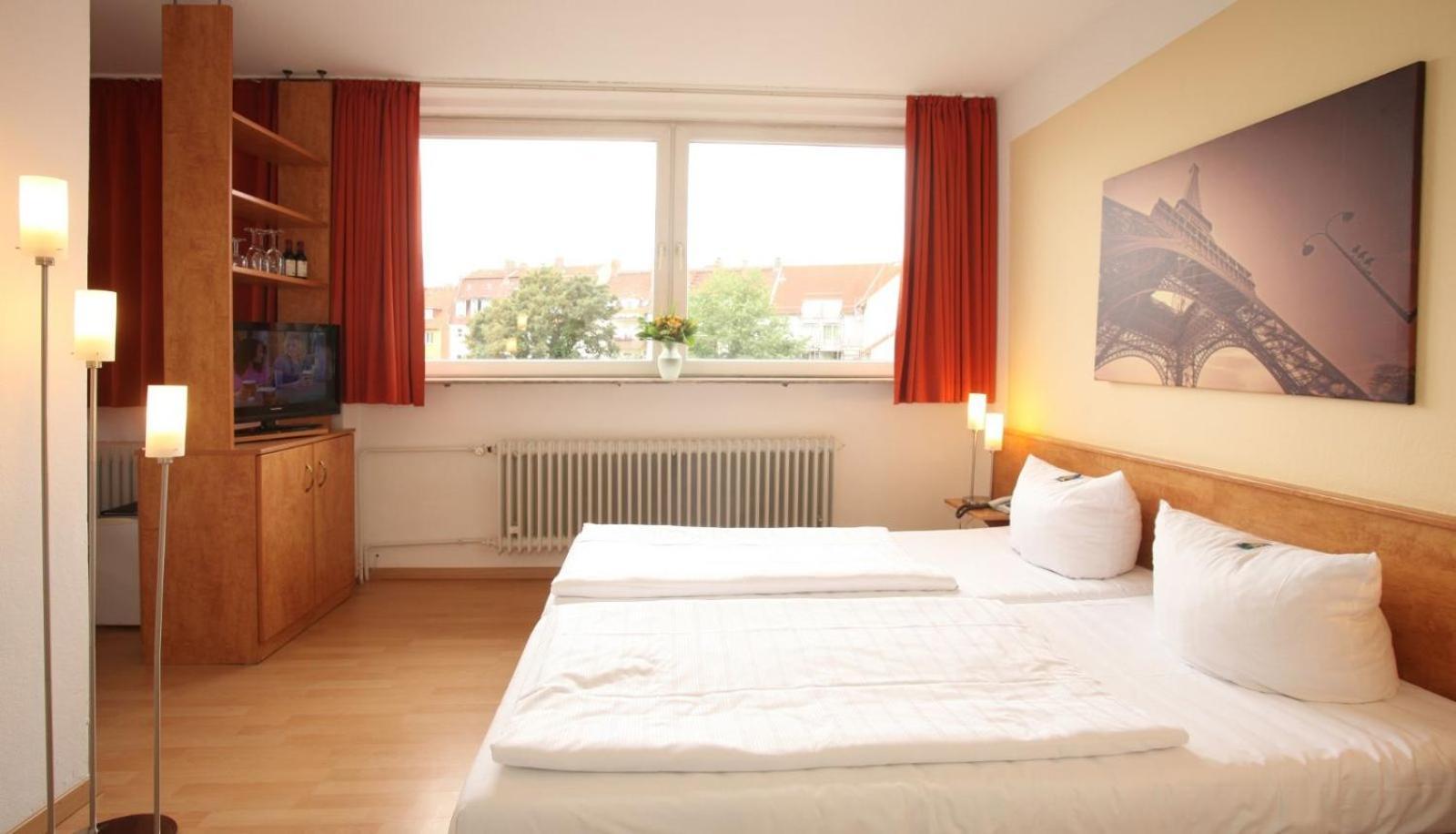 Hotel Novostar Cassel Extérieur photo